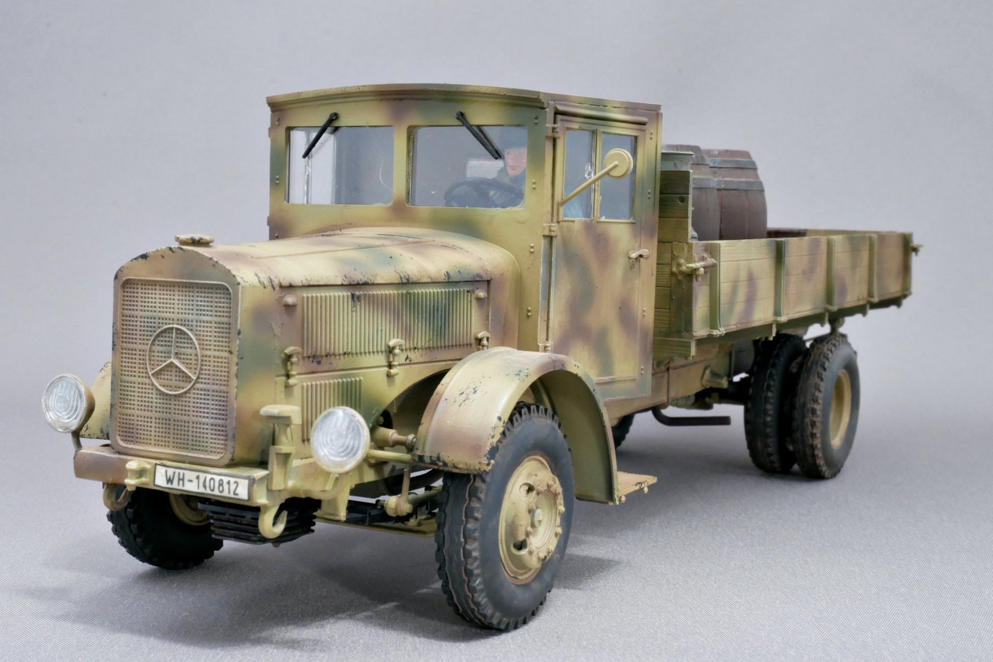 ドイツ軍 ダイムラーベンツ L-4500 軍用トラック ズベズダ 1/35 プラモデル製作手順 組立と塗装 製作記 完成写真