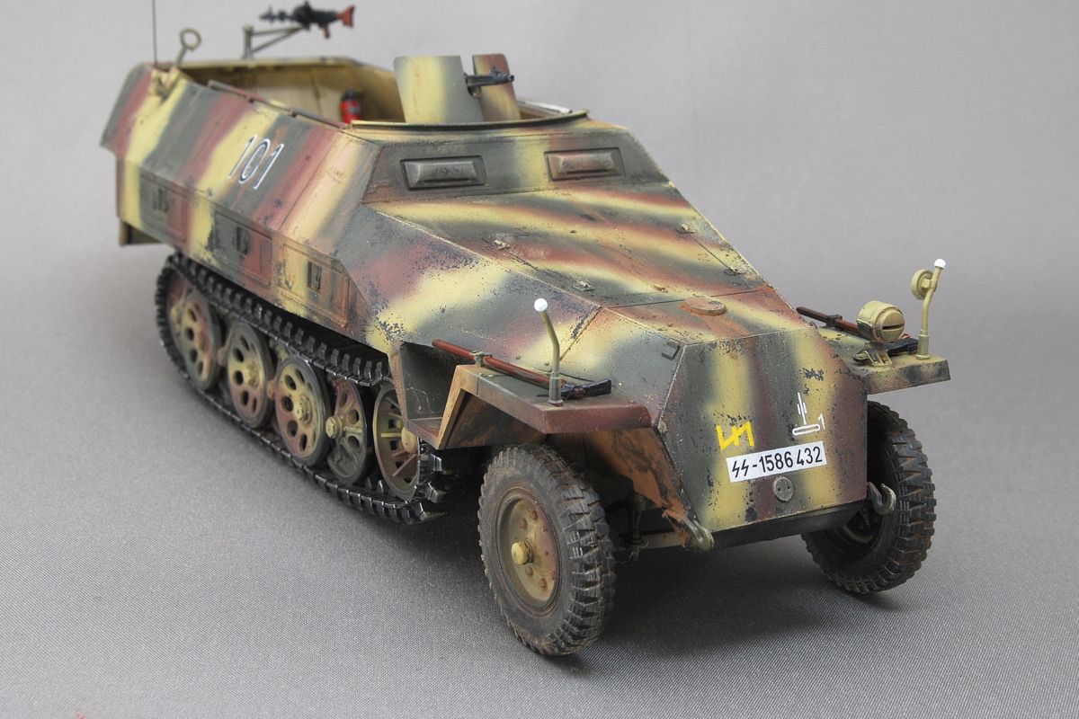 Sd.Kfz.251/1 Ausf.D Schützenpanzer German Half-Track AFV Club 1/35 ...