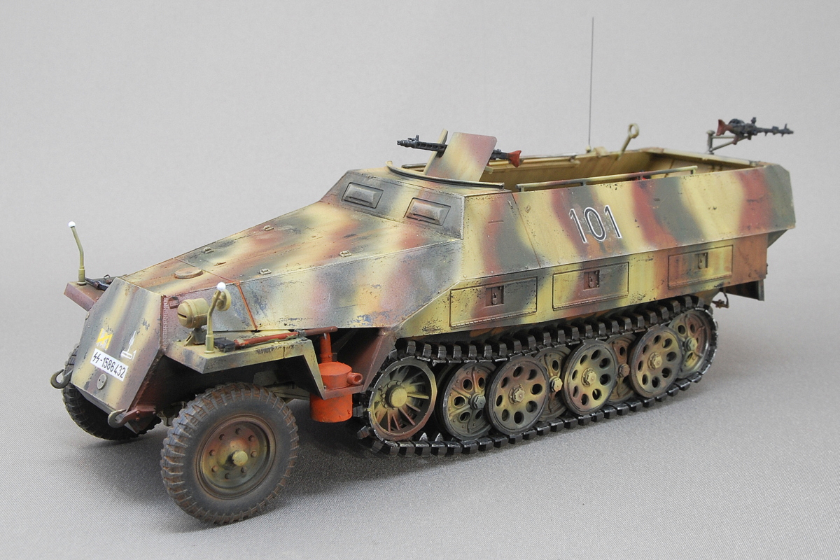 Sd.Kfz.251/1 Ausf.D Schützenpanzer German Half-Track AFV Club 1/35 ...