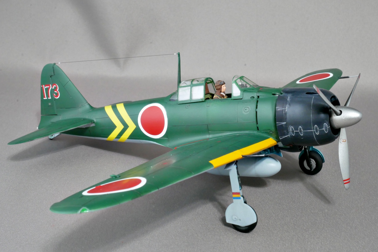 大日本帝国海軍 三菱 零式艦上戦闘機二二型 タミヤ 1/48 プラモデル製作手順 組立と塗装 製作記 完成写真